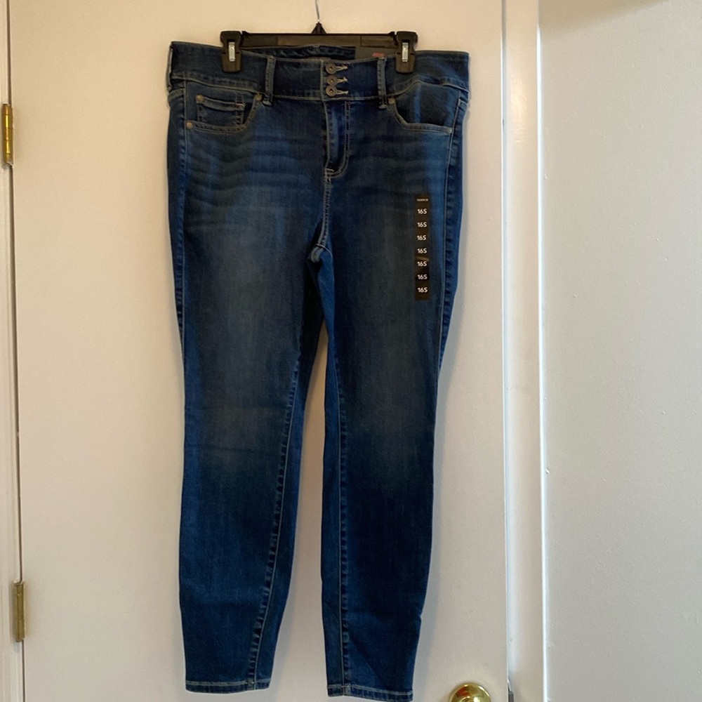 Torrid Jeans- Size 16S- NWT